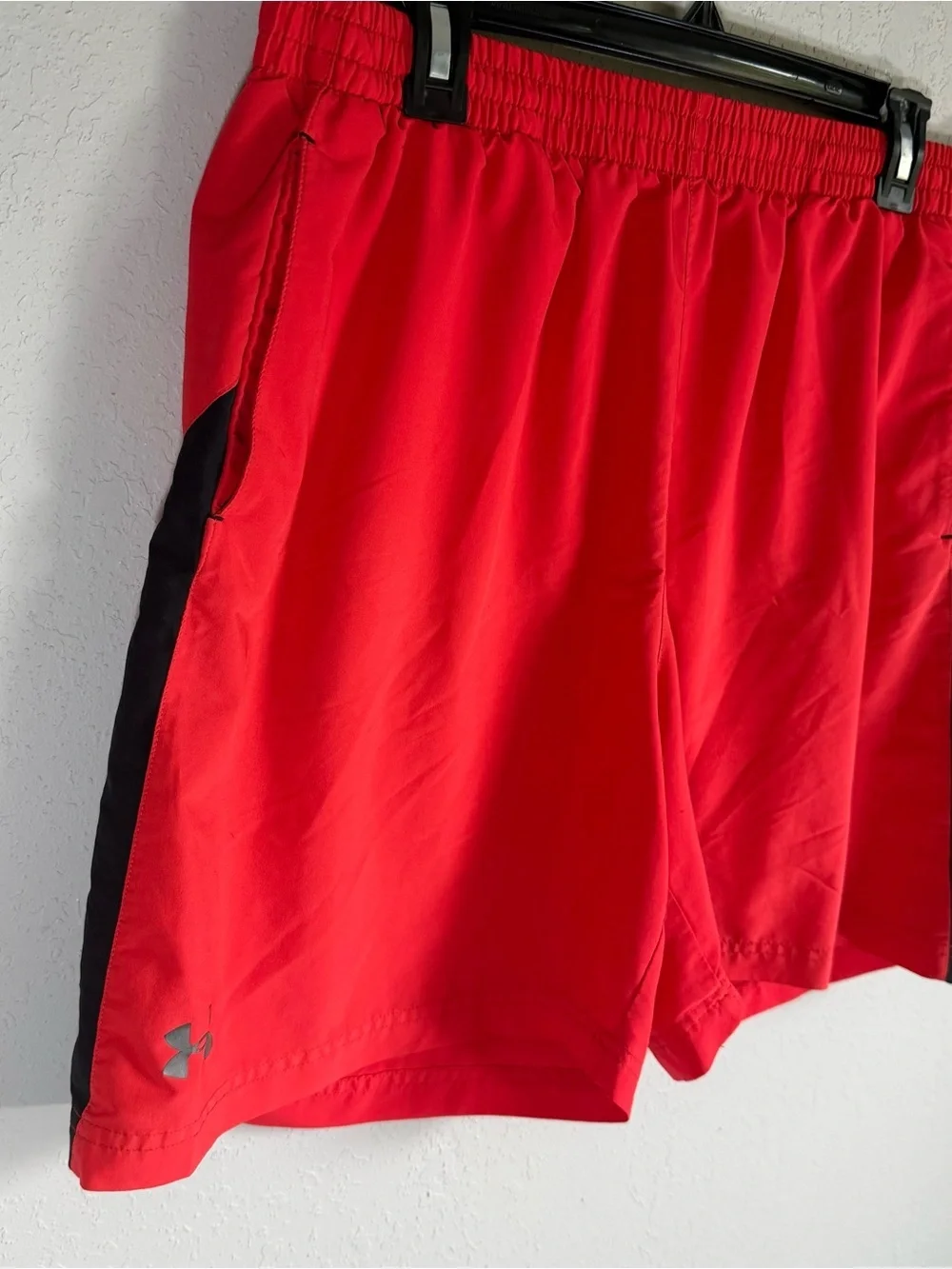 Men’s Red Under Armour Lightweight Activewear Running Workout Athletic Shorts